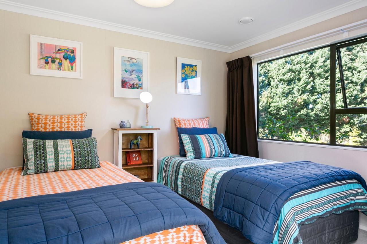 Lupin Lodge Bed & Breakfast Taupo Exterior photo